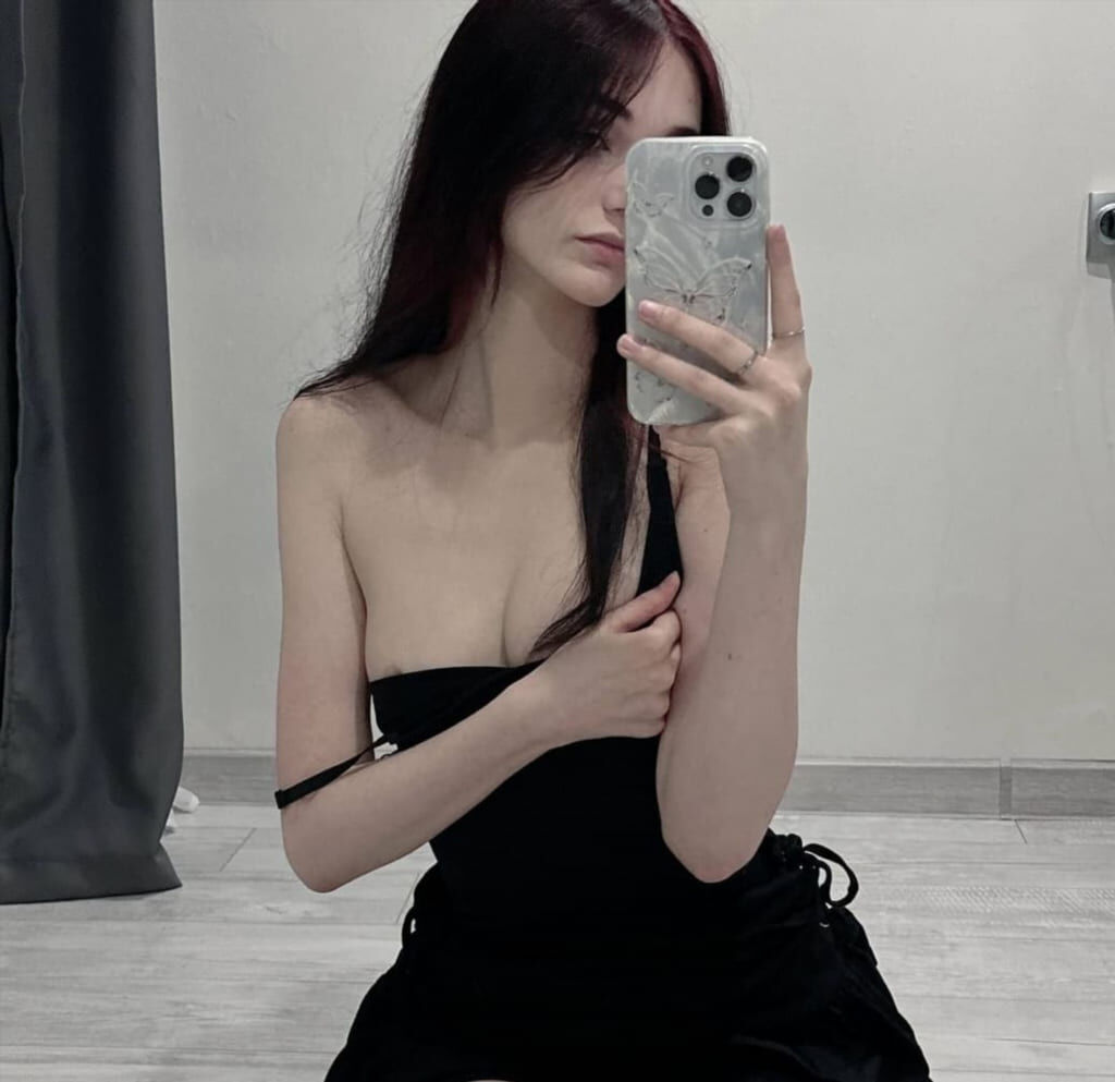 Платье shawty shaww — фотосет #152 Слив shawty shaww в платье с вырезом (горячие кадры, кадр 152)