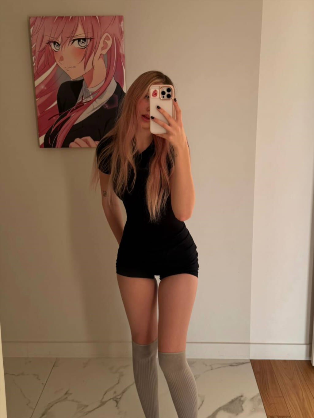 Архивные снимки whylollycry (детальный ракурс, кадр 103)