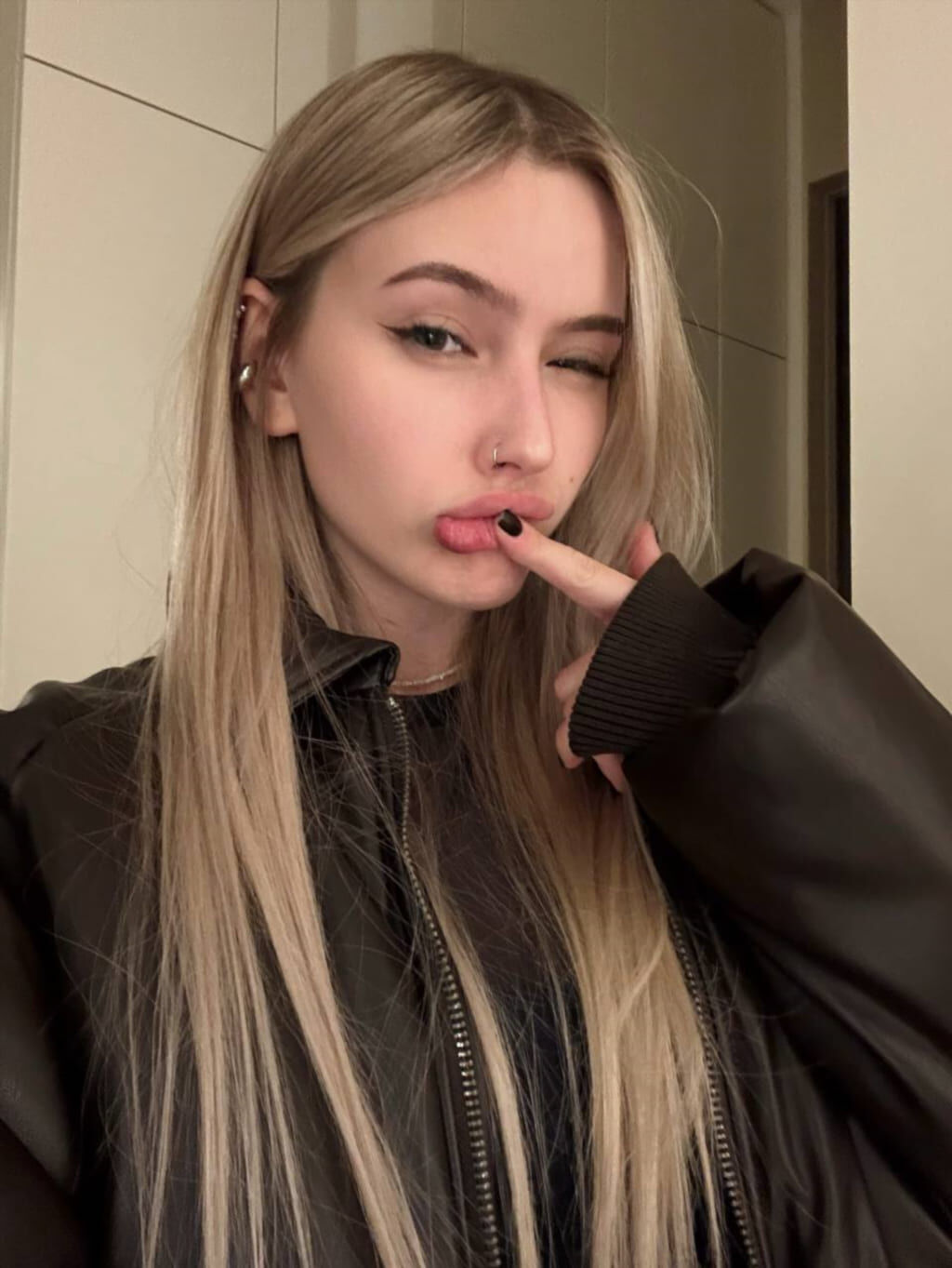 Слив фотосессии whylollycry