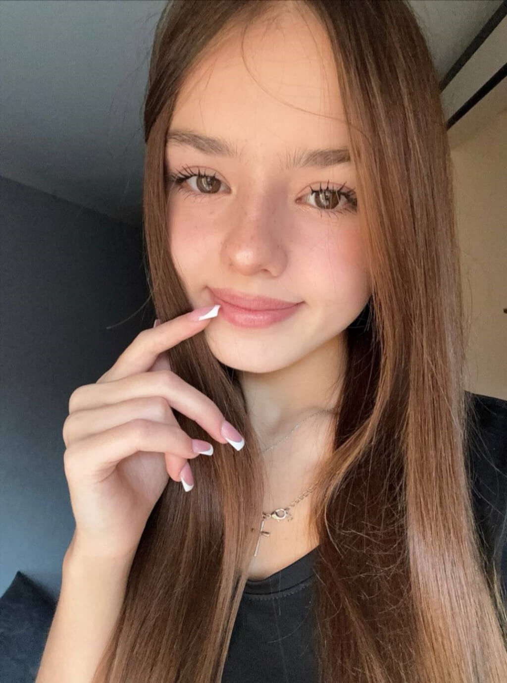 Вечерняя xdshka — кадр из сета #32 Слив xdshka: вечерний образ (откровенный фотосет, кадр 32)