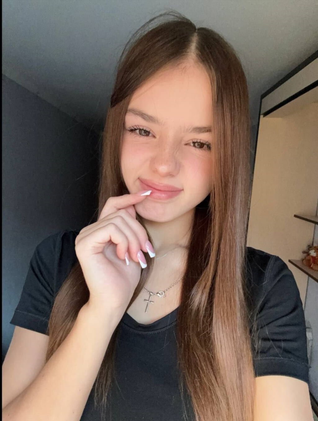Зеркало xdshka — кадр из сета #42 xdshka кадры перед зеркалом (детальный ракурс, кадр 42)